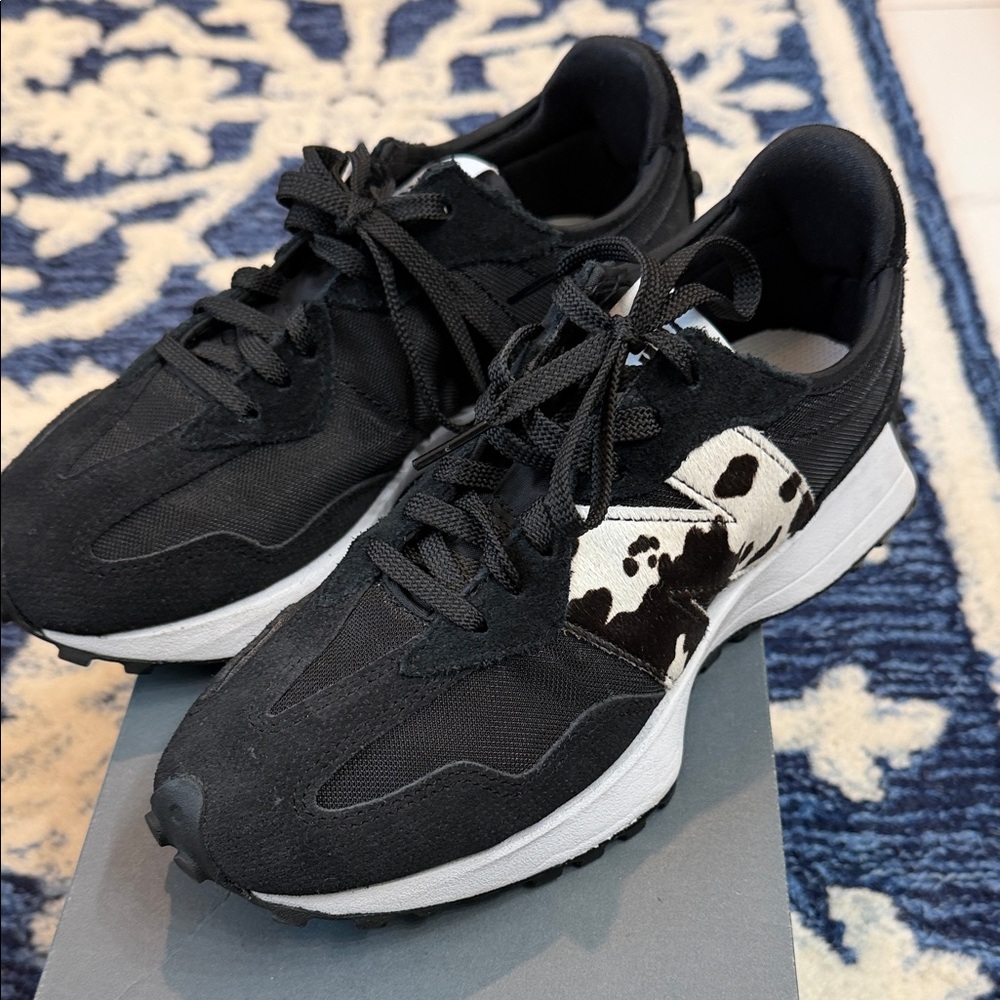 New Balance 327 Sneakers